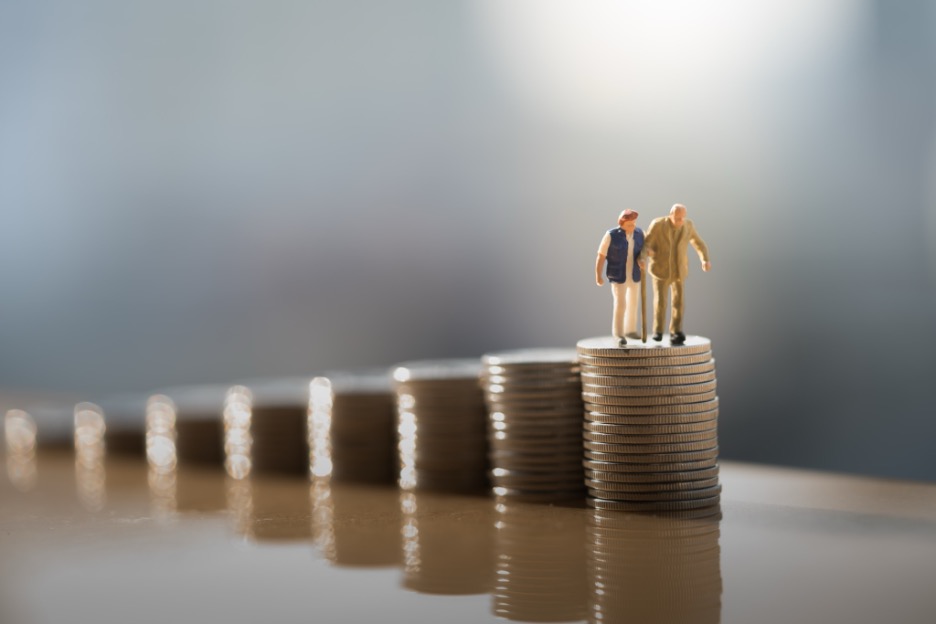 You are currently viewing Am I On Track for Retirement? Our Savings Guide for a Hassle-Free Retirement